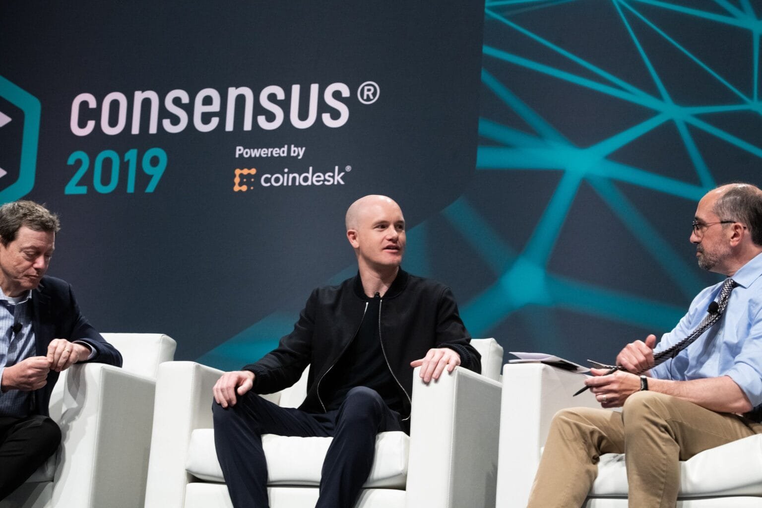 El CEO de Coinbase y otros expertos en criptomonedas se enriquecen miles de millones después de intentar dirigir las elecciones