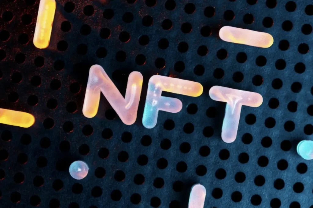 Procedencia NFT y metadatos dinámicos en coleccionables